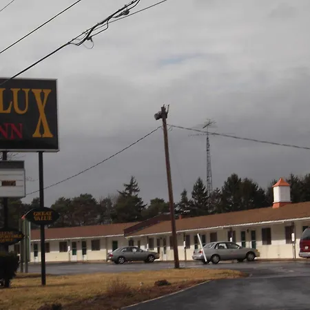 Delux Inn